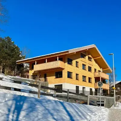 Apartment Weisshorn - OG - DG Südwest by Interhome