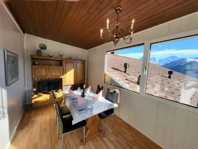 Ein allgemeiner Bergblick oder ein Berglick von der Ferienwohnung aus