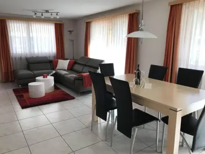 Ein Sitzbereich in der Unterkunft Apartment Berg-Idyll by Interhome