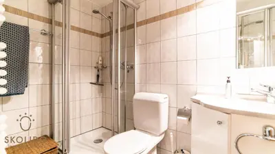 Ein Badezimmer in der Unterkunft Chalet Tannen Hüsli, Breiten
