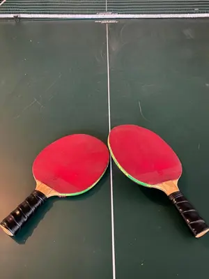 Tennis und/oder Squash in der Unterkunft Ferienwohnung Alpen-Zauber Leukerbad oder in der Nähe