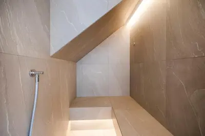 Ein Badezimmer in der Unterkunft Face D'or Luxury Serviced Apartments