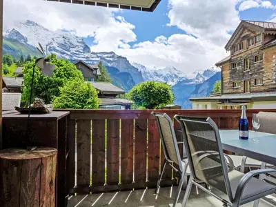 Ein allgemeiner Bergblick oder ein Berglick von der Ferienwohnung aus