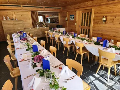 Ein Restaurant oder anderes Speiselokal in der Unterkunft Berggasthaus Höchst