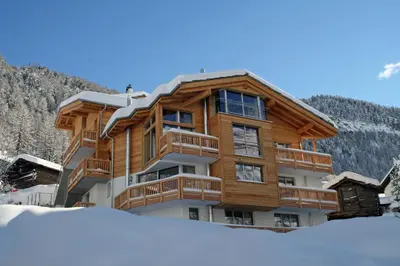 Ein allgemeiner Bergblick oder ein Berglick von der Ferienwohnung aus