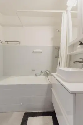 Ein Badezimmer in der Unterkunft Cozy, calme, Ski-In et Ski-Out