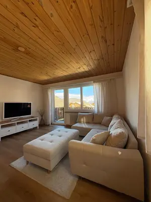 TV/Unterhaltungsangebot in der Unterkunft Sonniges Apartment im Zentrum mit Bergblick