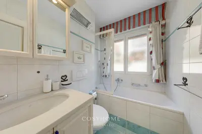 Ein Badezimmer in der Unterkunft Maison Alpina l Golf l By CosyHome
