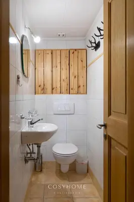 Ein Badezimmer in der Unterkunft Maison Alpina l Golf l By CosyHome