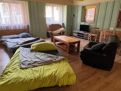 Ein Sitzbereich in der Unterkunft Historische Maisonettewohnung bis 10 Gäste, Magic Pass Belalp, Rosswald und mehr