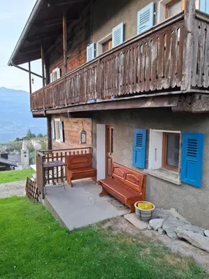 Ein allgemeiner Bergblick oder ein Berglick von der Ferienwohnung aus