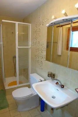 Ein Badezimmer in der Unterkunft Chalet le Colinet