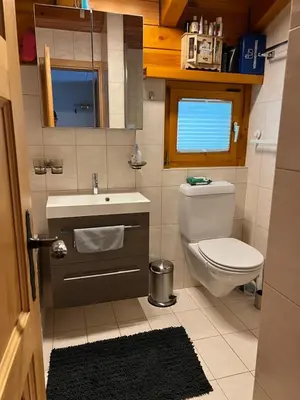 Ein Badezimmer in der Unterkunft Maisonette Wohnung mit Bergsicht