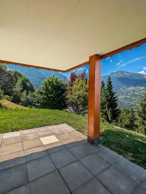 Ein allgemeiner Bergblick oder ein Berglick von der Ferienwohnung aus