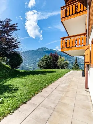 Ein allgemeiner Bergblick oder ein Berglick von der Ferienwohnung aus