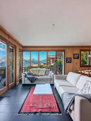 Ein Sitzbereich in der Unterkunft Apt Veysonnaz avec terrasse et vue imprenable