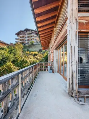 Ein Balkon oder eine Terrasse in der Unterkunft Apt Veysonnaz avec terrasse et vue imprenable