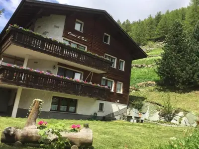 Ein Garten an der Unterkunft Apartment Cresta di Saas by Interhome