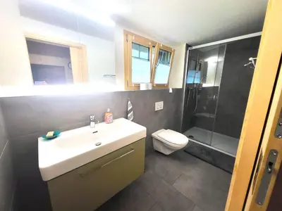 Ein Badezimmer in der Unterkunft Haus Balm