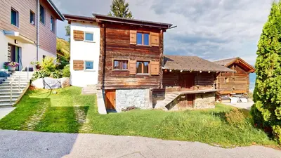 Das Gebäude in dem sich das Chalet befindet