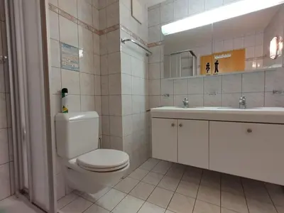 Ein Badezimmer in der Unterkunft Zum Turm 103 - An der Talabfahrt des Skigebiets Torrent