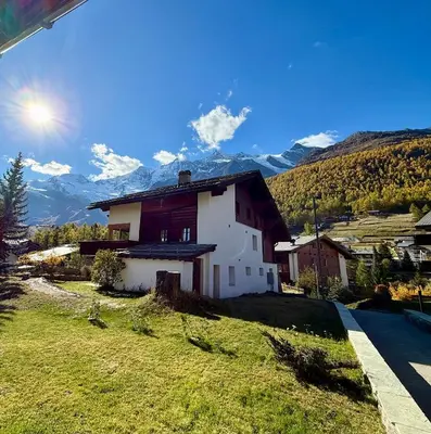 Ein allgemeiner Bergblick oder ein Berglick von der Ferienwohnung aus