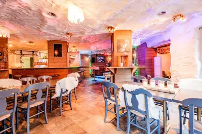 Ein Restaurant oder anderes Speiselokal in der Unterkunft Loft1620