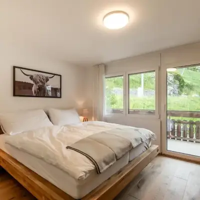 Stylish Apt by Ski Bus