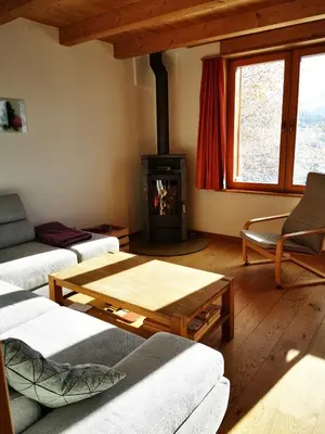Ein Sitzbereich in der Unterkunft Chalet Mélèze in sonniger Lage mit schönem Ausblick , für 6 Personen