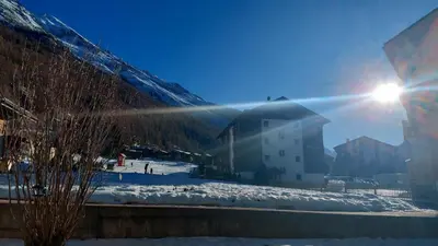 Ein allgemeiner Bergblick oder ein Berglick von der Ferienwohnung aus