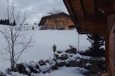 Gstaad Blue Sky Chalet im Winter