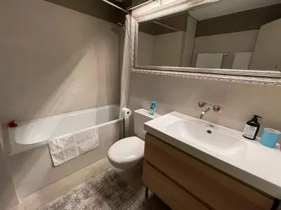 Ein Badezimmer in der Unterkunft Apartment im 4-Sterne Berghotel über Interlaken-Thunersee