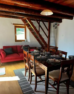 Ein Sitzbereich in der Unterkunft Rustico Corte