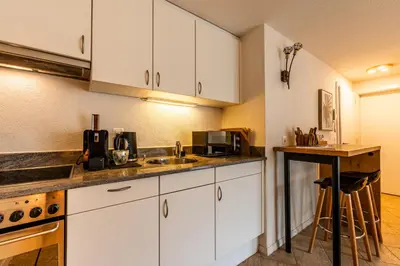 Küche/Küchenzeile in der Unterkunft Cozy Chamia Studio