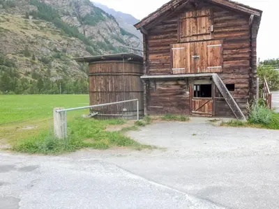 Ein allgemeiner Bergblick oder ein Berglick von des Ferienhauses aus