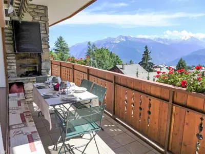 Ein allgemeiner Bergblick oder ein Berglick von der Ferienwohnung aus