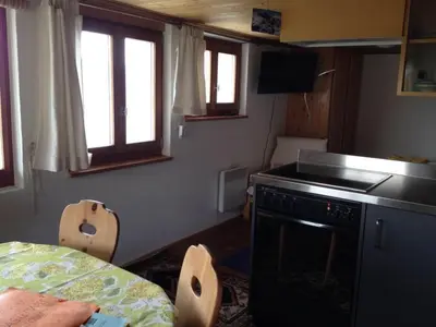 Küche/Küchenzeile in der Unterkunft Apartment Sunneschy EG Süd by Interhome