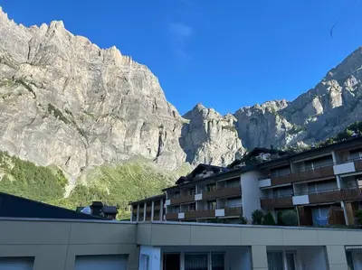 Ein allgemeiner Bergblick oder ein Berglick von der Ferienwohnung aus