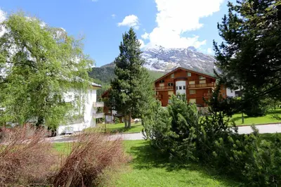 Ein allgemeiner Bergblick oder ein Berglick von der Ferienwohnung aus