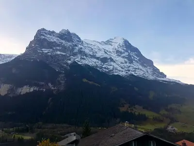 Ein allgemeiner Bergblick oder ein Berglick von der Ferienwohnung aus