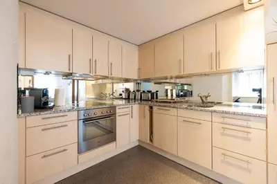 Küche/Küchenzeile in der Unterkunft 3,5 Zimmer Wohnung Eigerblick zentral in Grindelwald