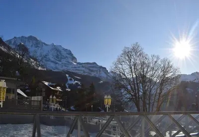Ein allgemeiner Bergblick oder ein Berglick von der Ferienwohnung aus
