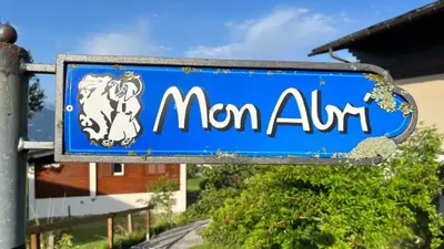 Ein Zertifikat, Auszeichnung, Logo oder anderes Dokument, das in der Unterkunft Chalet Mon Abri ausgestellt ist
