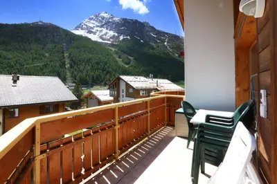 Ein allgemeiner Bergblick oder ein Berglick von der Ferienwohnung aus