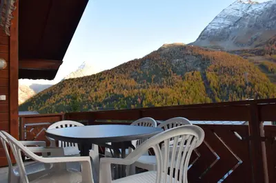 Ein allgemeiner Bergblick oder ein Berglick von der Ferienwohnung aus