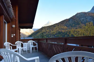 Ein allgemeiner Bergblick oder ein Berglick von der Ferienwohnung aus