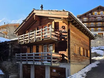 Das Gebäude in dem sich das Chalet befindet
