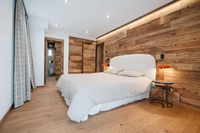 Ein Bett oder Betten in einem Zimmer der Unterkunft Mountain Bliss Duplex - Saas Fee