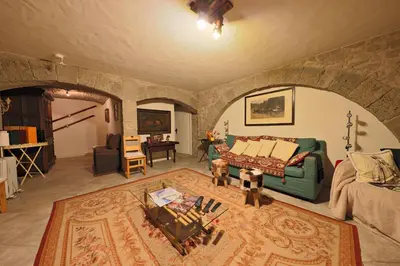 Ein Sitzbereich in der Unterkunft Chalet avec charme et vue à Crans-Montana