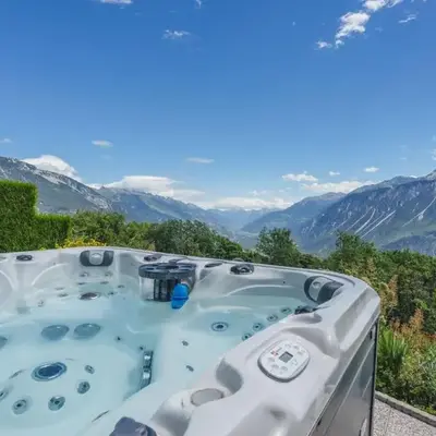 4BDR Alpine Chalet with Game room and Sunny terrace